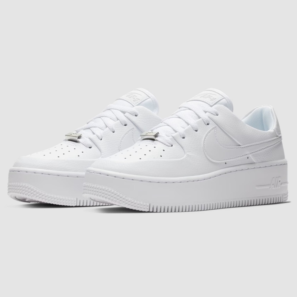 Nike Women's Air Force 1 Sage Low